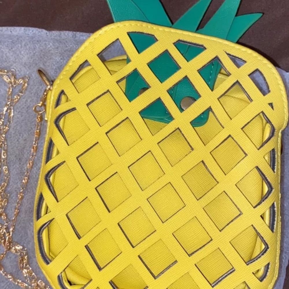 Lady’s or Big Girls’ Pineapple shaped Purse
